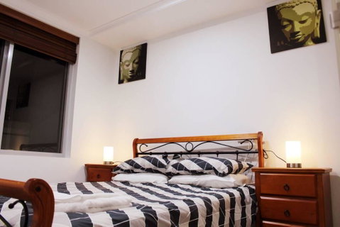 Executively Styled 2 Bed, 2 Bath, Perfect Location - Accommodation NSW 3