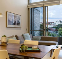 Explore Sydney from a peaceful modern apartment - Accommodation NSW