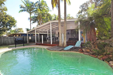 FABULOUS HOLIDAY HIDEAWAY - COOLUM BEACH - Accommodation NSW 0