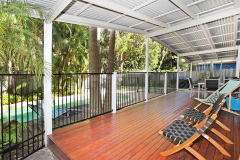 FABULOUS HOLIDAY HIDEAWAY - COOLUM BEACH - Accommodation NSW 1