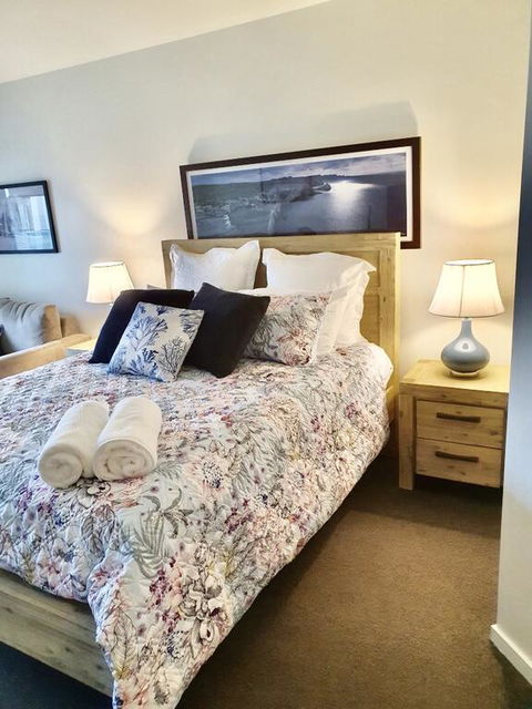 FAMILY ISLAND GETAWAY - BEACHFRONT APARTMENT - Accommodation NSW 3