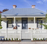 Farmers Arms Heritage Cottage - Accommodation NSW