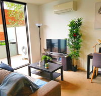 FITZROY FANTASTIC 1BR APT with FREE WINE NETFLIX WIFI close to TRAMS COLES - Accommodation NSW