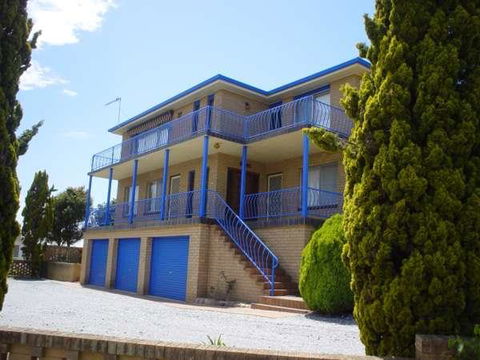 Flat 2 - 3 Bay Lane - Accommodation NSW 0