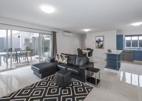 FV4006 Apartments - Accommodation NSW 0