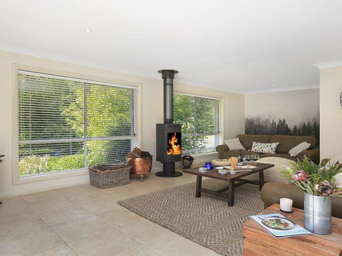 Garland Park - 3 Night Weekends For Price Of 2 - Accommodation NSW 1
