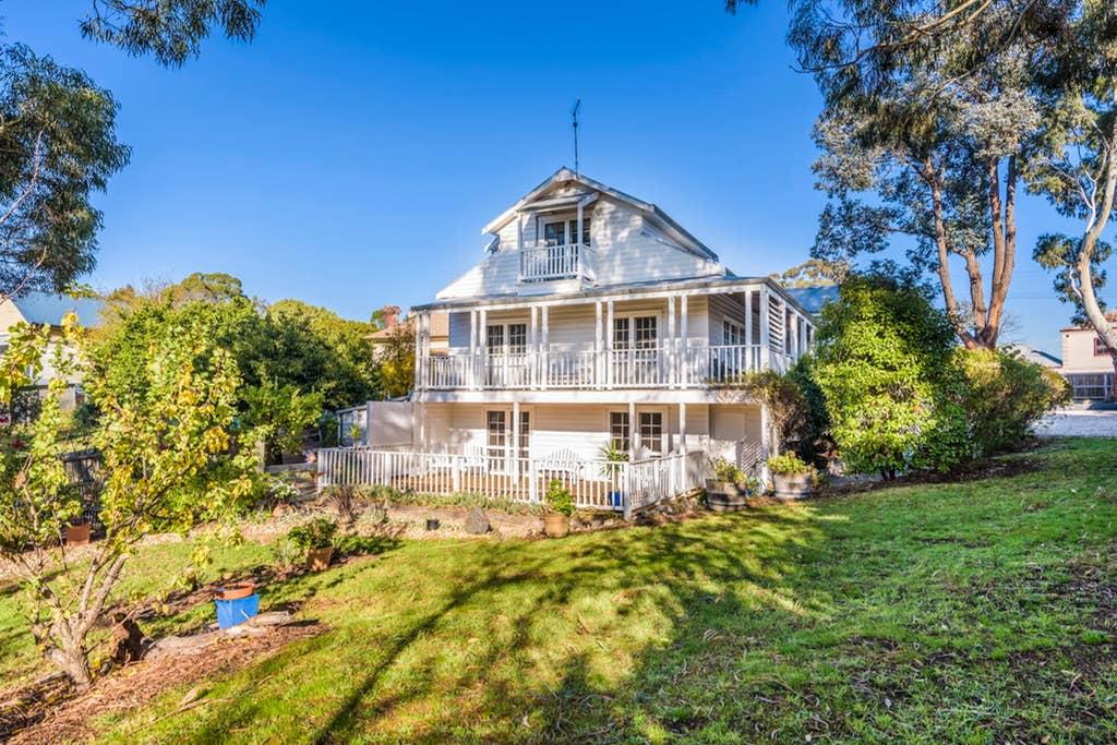 Tooborac VIC Accommodation NSW