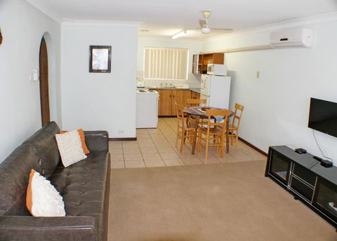 Geraldton Holiday Unit - Accommodation NSW 3