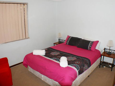 Geraldton Holiday Unit - Accommodation NSW 2