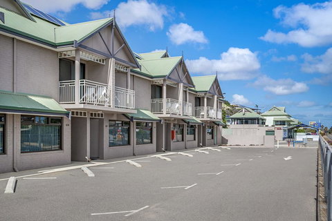 Geraldton Motor Inn - Accommodation NSW 0