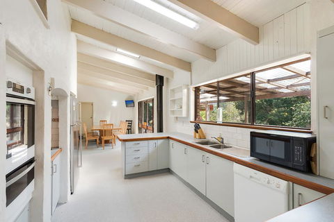 Getaway South Coast - Holiday House With Pool - Accommodation NSW 0