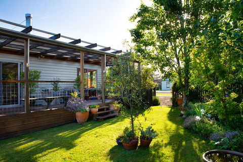 Giraffe Manor - Accommodation NSW 3