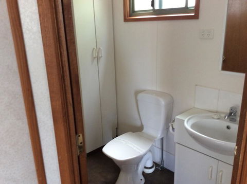 Golden Country Motel And Caravan Park - Accommodation NSW 2