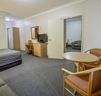Golden Guitar Motor Inn - Accommodation NSW