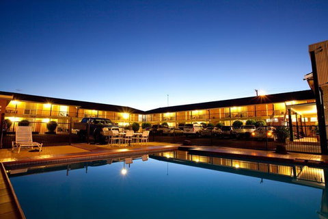 Golden West Motor Inn - Accommodation NSW 0