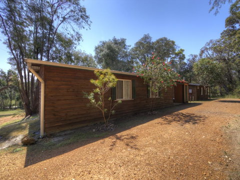 Gum Grove Chalets - Accommodation NSW 3