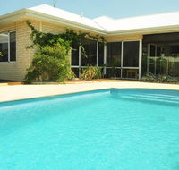 Halls Head Holiday Home - Accommodation NSW