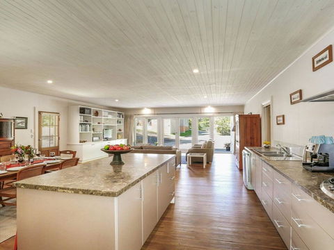Hardigreen Park - Spacious With Tennis Court - Accommodation NSW 1