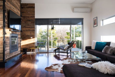 Harlequin - Accommodation NSW 0