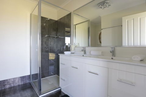 Harmans Lodge Private Rural Escape - Accommodation NSW 3