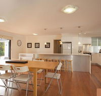 Hibiscus House - Sawtell NSW - Accommodation NSW