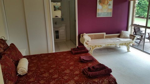 Hilltop Hideaway - Accommodation NSW 3