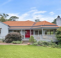 Hillview Cottage - classic country comfort and charm - Accommodation NSW