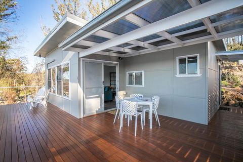 Home On The Water 21 Evans St Lake Conjola - Accommodation NSW 3