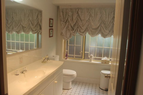 JOHN HUNTER B&B - Accommodation NSW 1