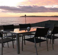 Jones's Beach House - perfect location with views - Accommodation NSW