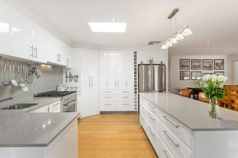 KARINYA - MORNINGTON - Accommodation NSW 1