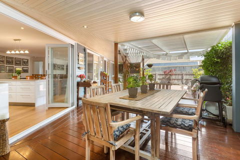 KARINYA - MORNINGTON - Accommodation NSW 0