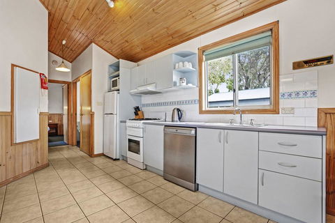 Kendalls Beach Holiday Park - Accommodation NSW 2