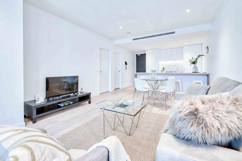 KOZYGURU FORTITUDE VALLEY HIGH LEVEL 2 BED APT + FREE PARKING QFV179-2612 - Accommodation NSW 2