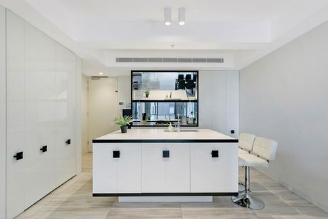KOZYGURU HAYMARKET SYDNEY CITY VIEW 2 BED STUNNING APT NHA178-1206 - Accommodation NSW 1