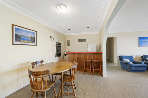 La Mer, 19 Dulconghi Street - Accommodation NSW 2