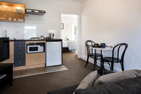 Lake Daylesford Apartment 3 - Accommodation NSW 3