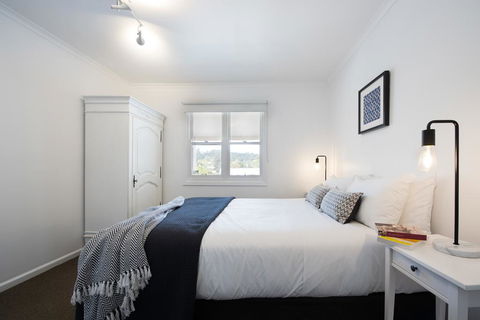 Lake Daylesford Apartment 6 - Accommodation NSW 3