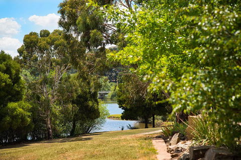 Lake Daylesford Lodge 3 - Accommodation NSW 3