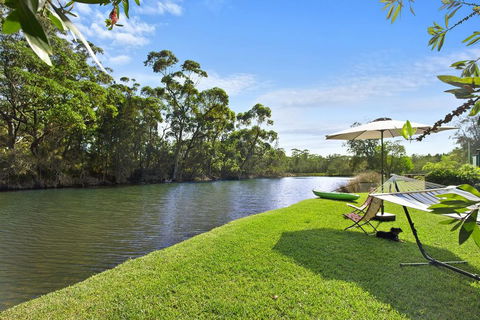 Lake Frontage Family Fun Home - Accommodation NSW 0