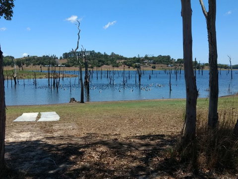 Lake Tinaroo Waterfrontage - Accommodation NSW 2
