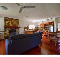Lakefront holiday villa - Accommodation NSW