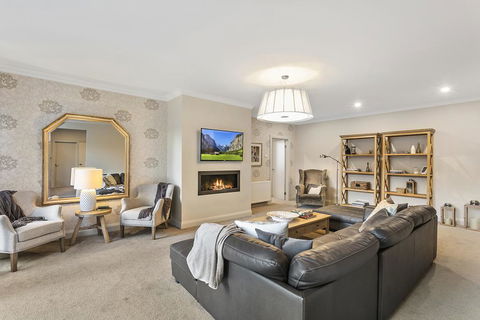 Lakes Edge - Accommodation NSW 3