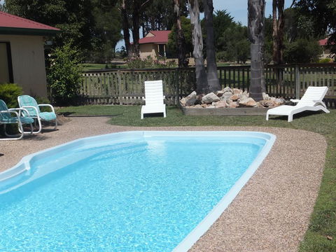 Lakes Entrance Country Cottages - Accommodation NSW 2