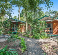 Landsborough Pines Caravan Park - Accommodation NSW