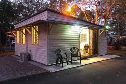 Landsborough Pines Caravan Park - Accommodation NSW 2