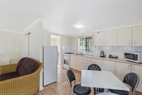 Landsborough Pines Caravan Park - Accommodation NSW 1