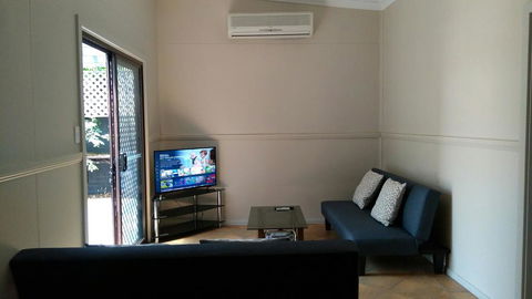 Large 6-Bedroom House With Wifi & Netflix Close To Singleton CBD Hunter Valley - Accommodation NSW 1
