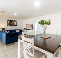 Large Executive and Family Home - Flinders View - Accommodation NSW