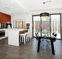 Lewis Street Apartments by Kirsten Serviced Accommodation - Accommodation NSW